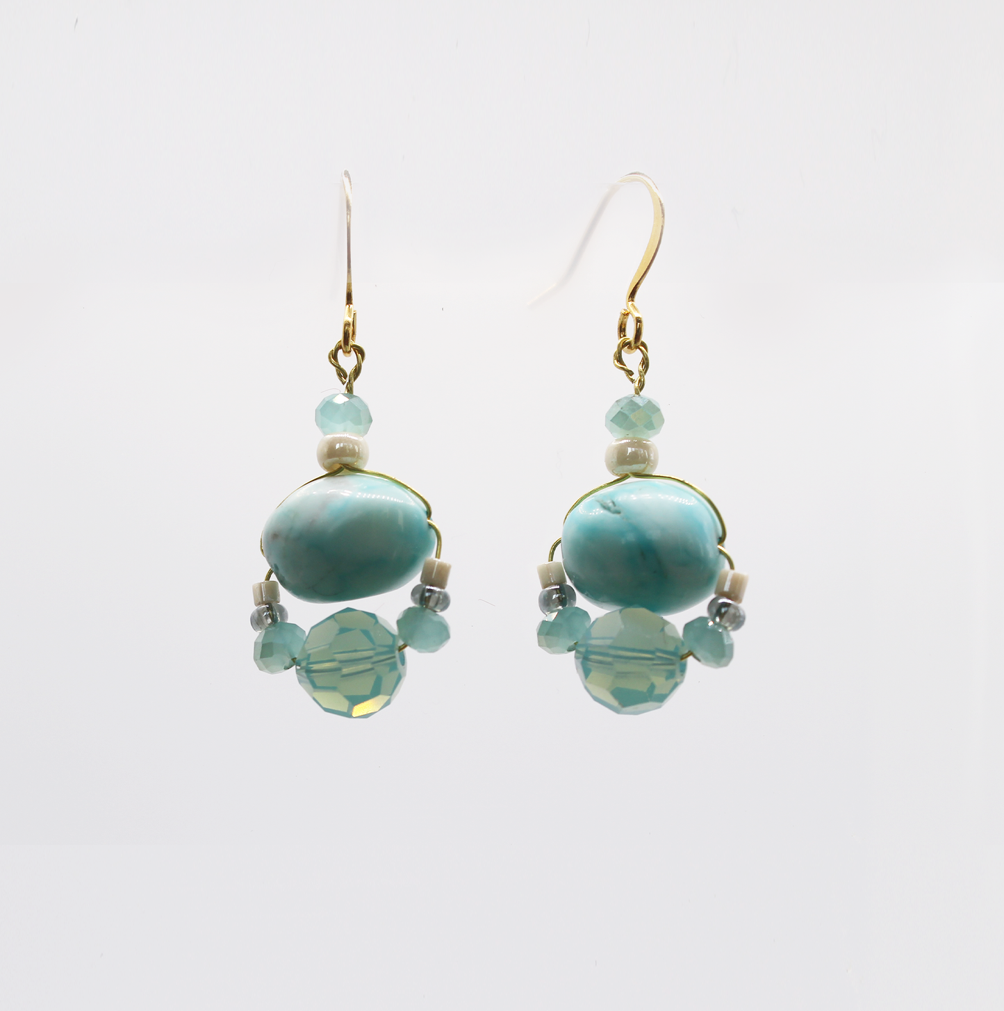 Handmade green Chalcedony earrings with mother of pearl beads ad vintage turquoise glass.